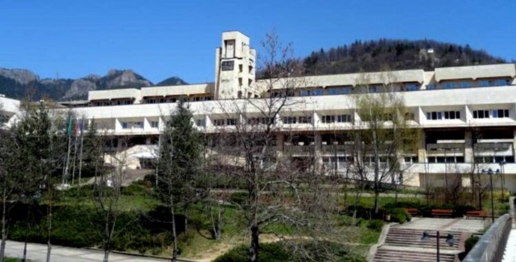 Съветниците без заплати, ако не ходят на заседание, дори да са болни