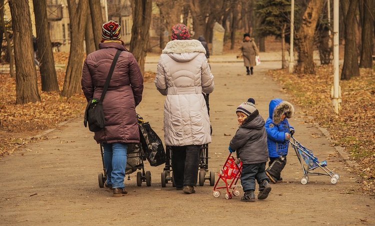 Стартира и онлайн прием на заявления от родители за осигуряване на детегледачи