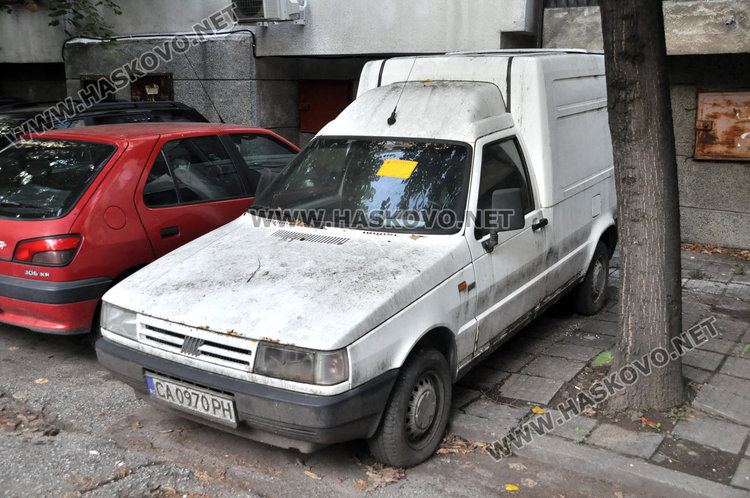 Шест зарязани на обществени места коли отидоха принудително на паркинг