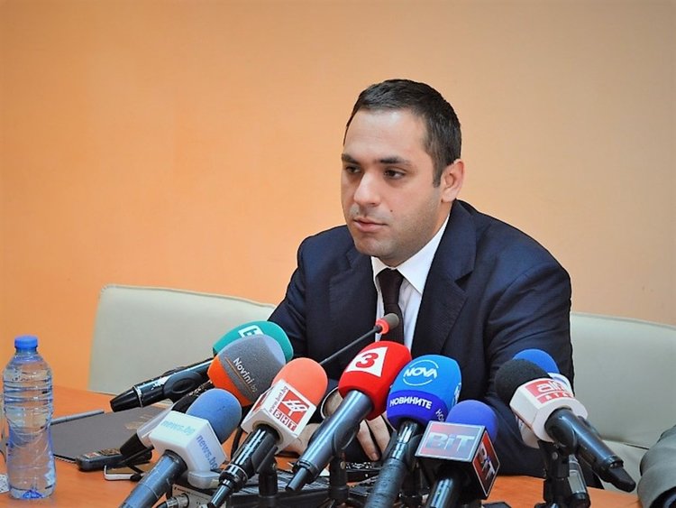 Връщат лиценза на "Емко"