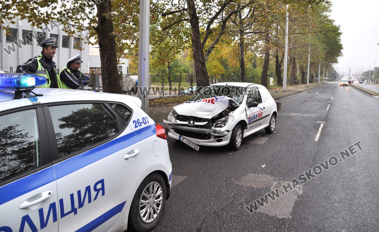 Пежо на хармоника при катастрофа след гарата