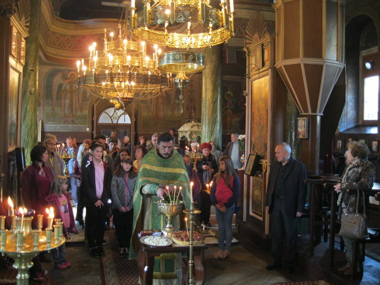 Неделното училище към "Св. Николай Чудотворец" в Устово от тази година ще има детски хор