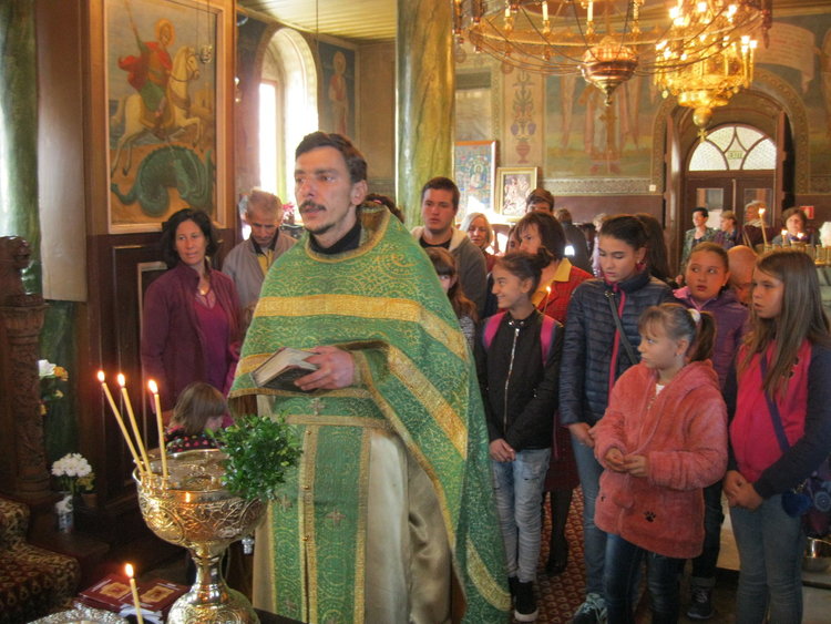 Неделното училище към "Св. Николай Чудотворец" в Устово от тази година ще има детски хор