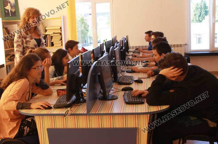 Славейковци учат "Изкуствен интелект" от тази учебна година