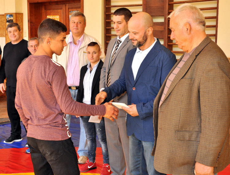 Рухан Расим