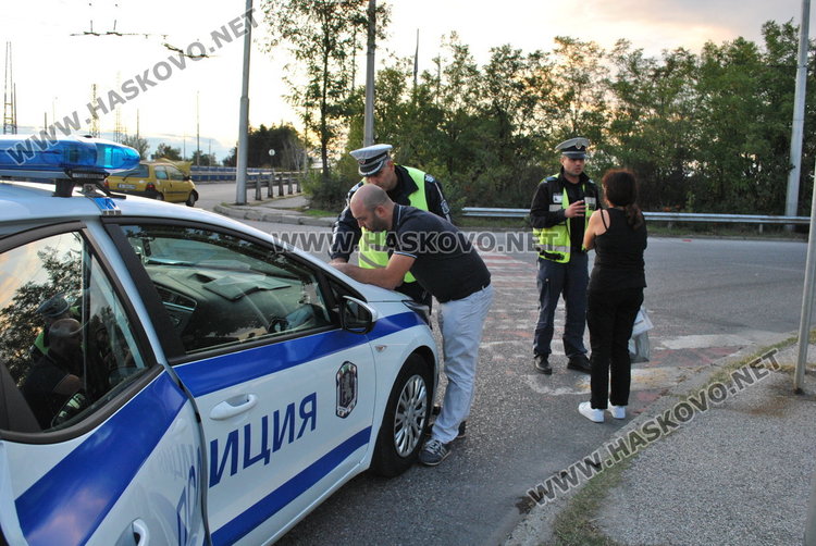 Варненско Рено засече пикап с торти