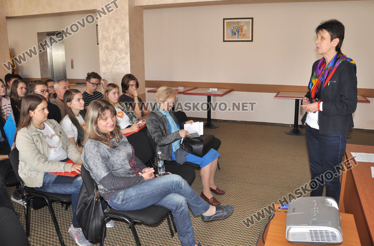 Тинейджърите искат нормално общуване и да бъдат ценени от противоположния пол