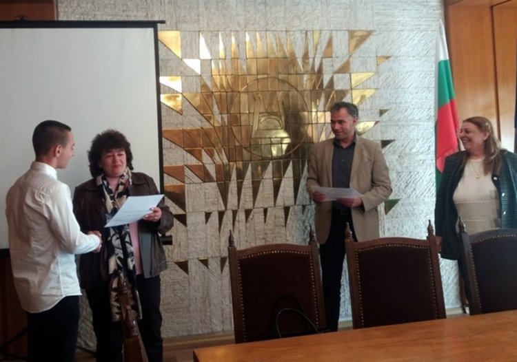 Асен Топалов – 7 клас, ОУ „Юрий Гагарин” - зам.–кмет