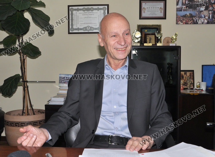 За кмета на Хасково петък 13-ти не е фатален, а късметлийски ден