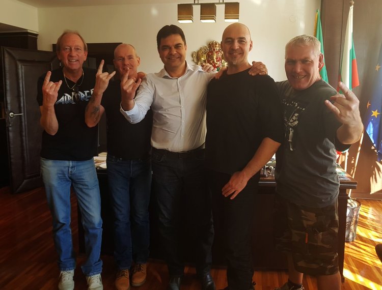 Иво Димов посрещна рок музиканти от Лондон