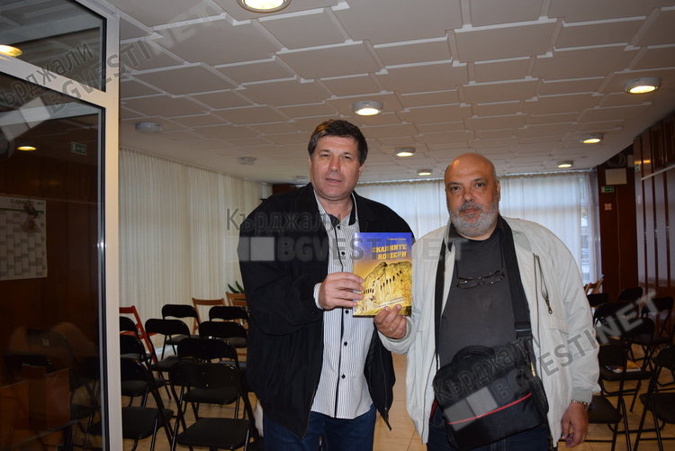 „Скалните кошери” на Венцислав Стайков разбуниха духовното пространство на Родопа