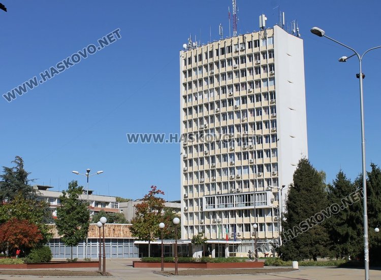 Търсят юрисконсулт и експерт в Община Димитровград