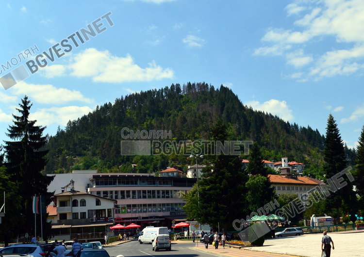 Мъртво пияното момче е намерено на улицата пред общинската администрация, снимка:архив на СмолянБГвести.нет