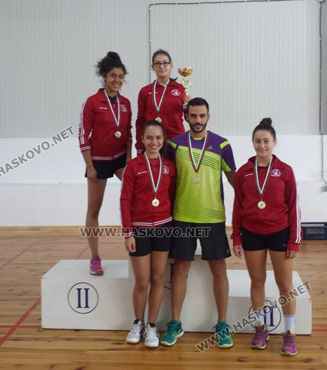 шампионките с треньора си Пейо Бойчинов