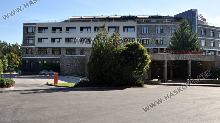 Проверка: Асфалтирали 549 квадрата в частния имот на Стаматов