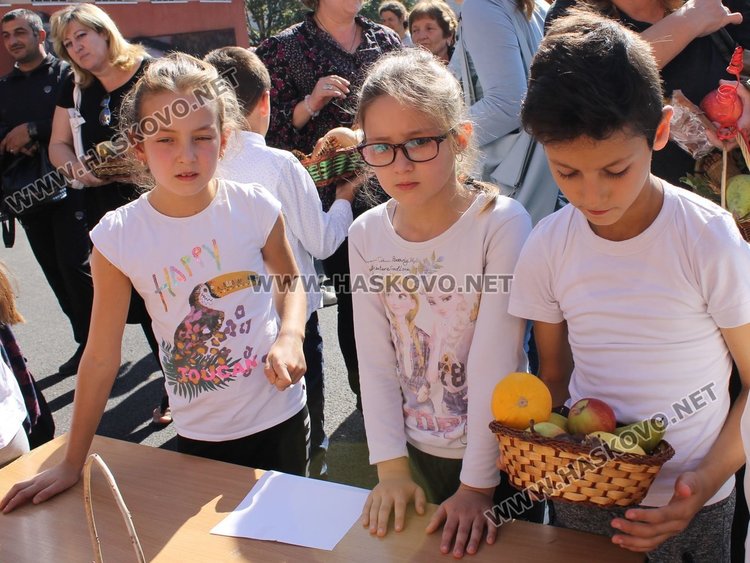 Славейковци набраха за лечението на Габи 7 011 лв.