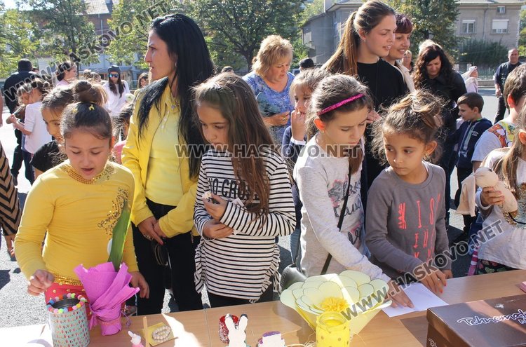 Славейковци набраха за лечението на Габи 7 011 лв.