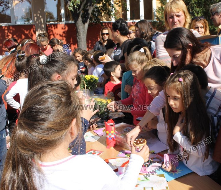 Славейковци набраха за лечението на Габи 7 011 лв.