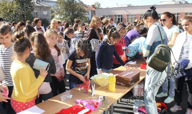 Славейковци набраха за лечението на Габи 7 011 лв.