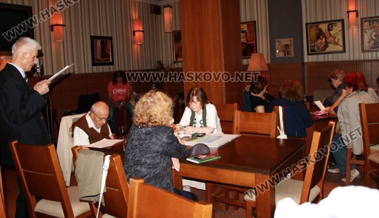 Хасковлийка представя три книги в Димитровград