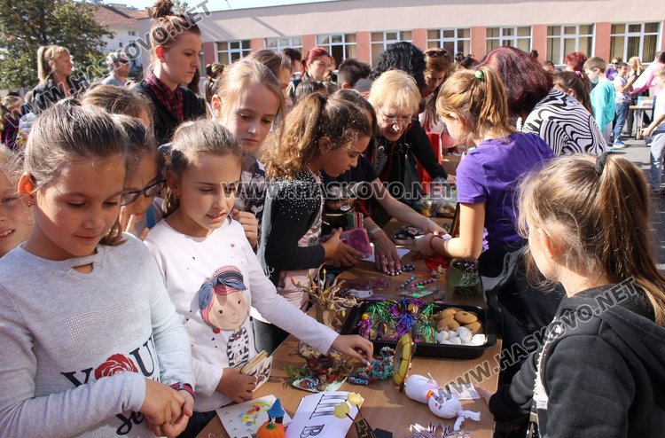 Славейковци набраха за лечението на Габи 7 011 лв.