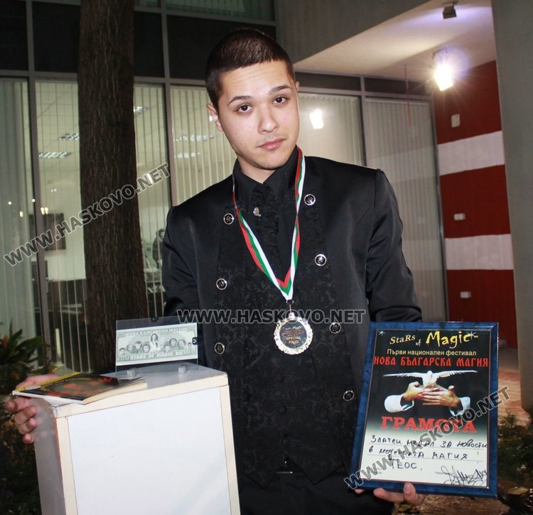 Димитровградският маг Теос Меджик има намерение да направи училище за магьосници