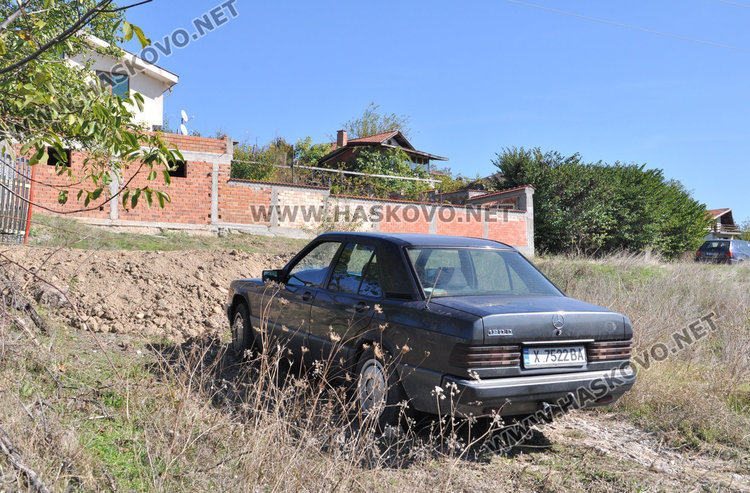 Съседски войни: заклещиха архитект в имота му край Хасково