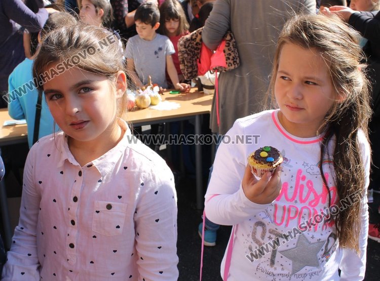 Славейковци набраха за лечението на Габи 7 011 лв.