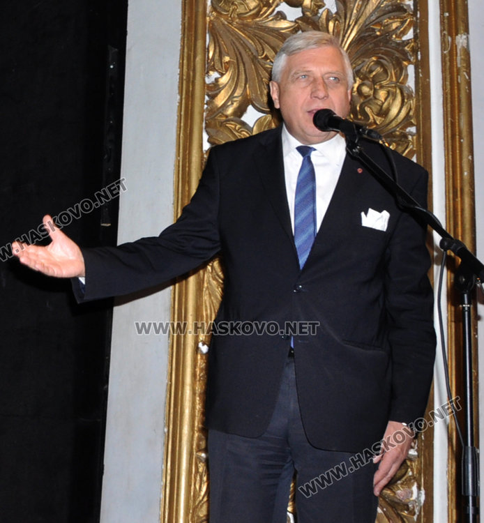 Шефът на журито проф. Ангел Станков