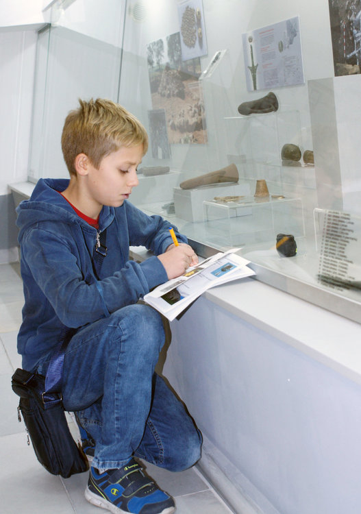 85 ученици от „Рилски“ търсиха съкровища в хасковския музей