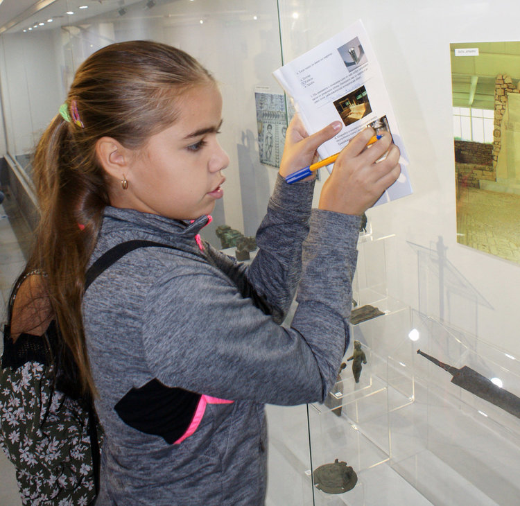 85 ученици от „Рилски“ търсиха съкровища в хасковския музей