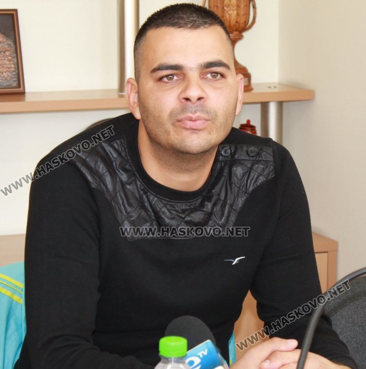 Секретарят на читалището в Злато поле Тенчо Тенев