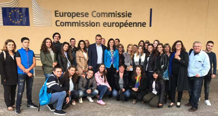 Школа „Вале“ и лауреати от конкурс за компютърни рисунки посетиха Европарламента