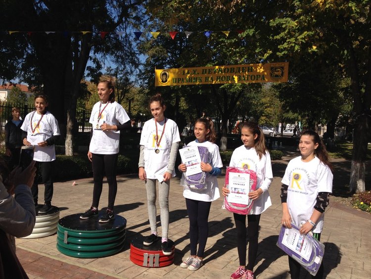 Паисиевци победиха в лекоатлетически пробег в Нова Загора