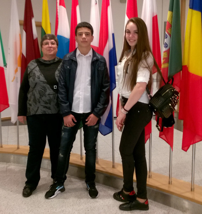 Школа „Вале“ и лауреати от конкурс за компютърни рисунки посетиха Европарламента