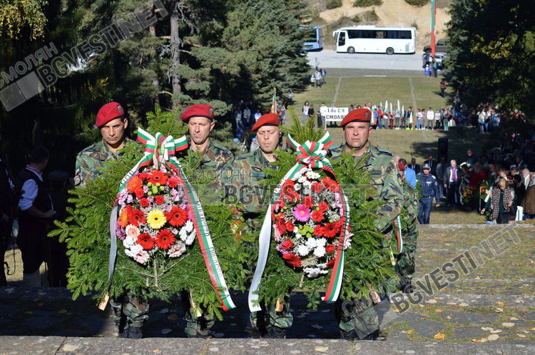 Венци от организации,учреждения,партии,граждани