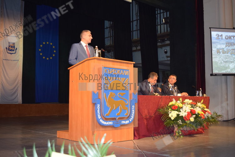 Мустафа Карадайъ порица ГЕРБ по време на тържествената сесия в Кърджали