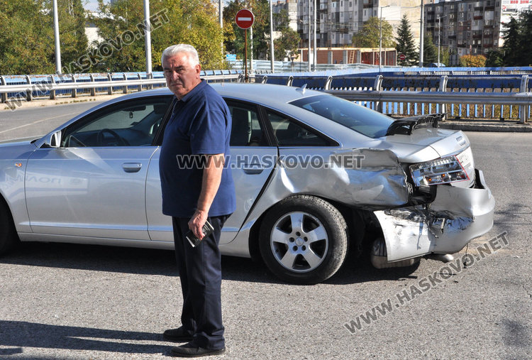Заралийка с Ланча натресе смолянско Ауди на кръговото в Орфей
