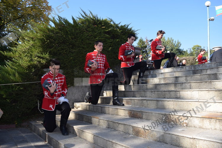 Кърджали коленичи пред Подвига на Освободителите