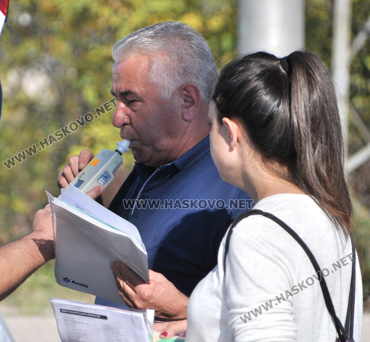 Заралийка с Ланча натресе смолянско Ауди на кръговото в Орфей