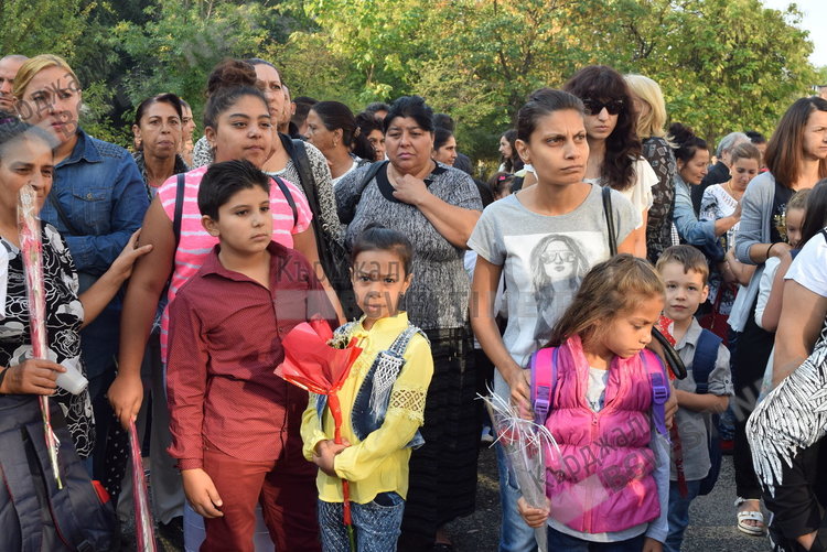 Над две трети от първокласниците в Кърджалийско с държавна помощ, 60,9 от родителите на останалите ученици затруднени