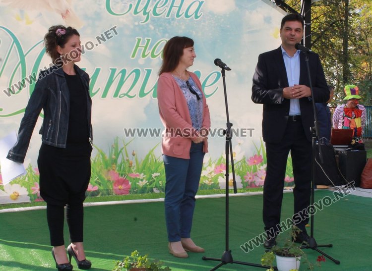 Димитровград се сдоби с парк на приятелството