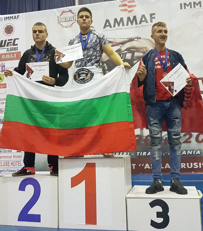 Руси Костов (вляво)