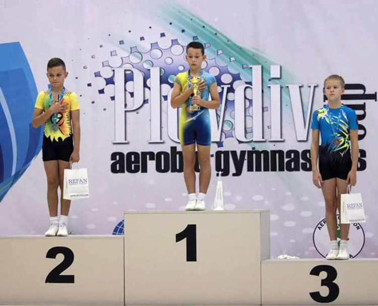 Куп медали за „Виолена“ и „Мега спорт“ от Международен турнир по аеробика 
