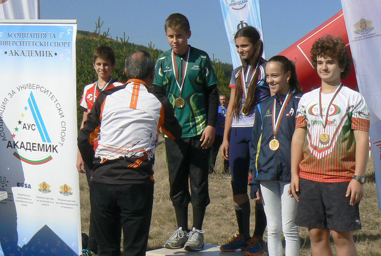 Множество призове за състезателите на „Компас 1994“ в Държавни първенства