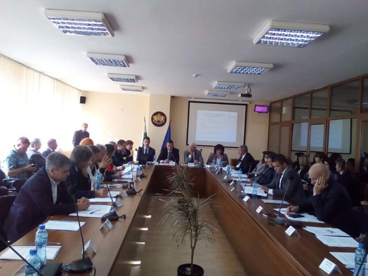 Никола Чанев постави проблема за околовръстния път пред колеги областни управители