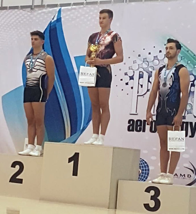 Куп медали за „Виолена“ и „Мега спорт“ от Международен турнир по аеробика 