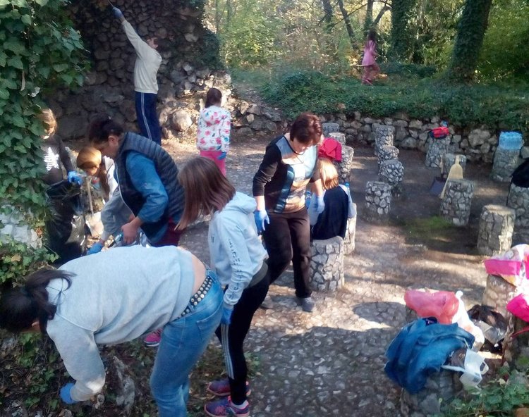 Алековци ще чистят кът от парк "П.Пенев" 4 години