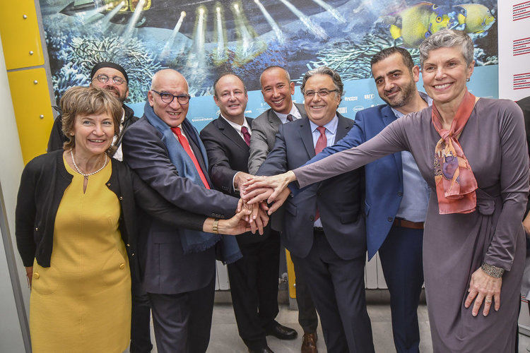 „Малките герои“ преобразиха детското отделение на "Пирогов" в приказна среда