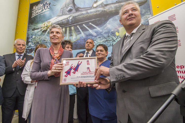 „Малките герои“ преобразиха детското отделение на "Пирогов" в приказна среда